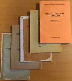 Äldre versioner av Svenska ortnamn i Finland (från 1897, 1926, 1939, 1963 och 1984).